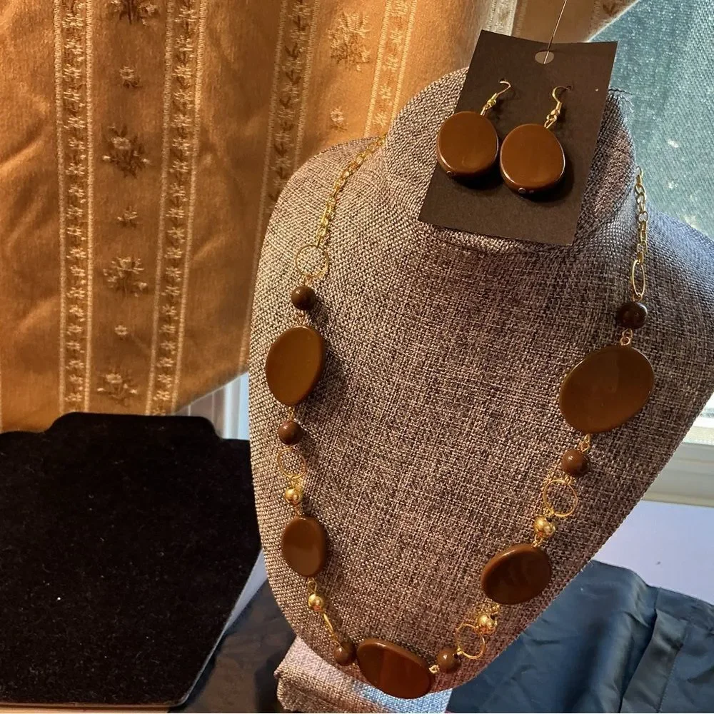 Elegant Brown and Gold Jewelry Set